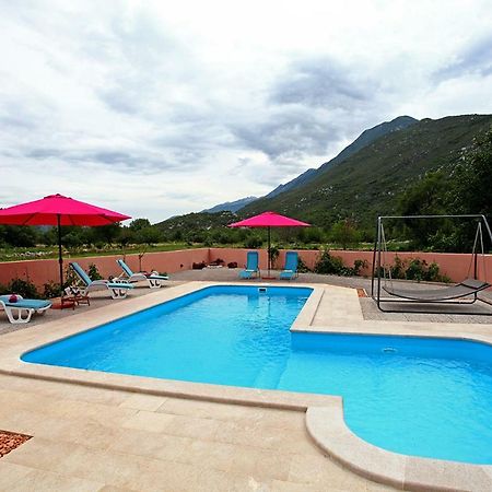 Holiday home Perunika Zezevica Bagian luar foto