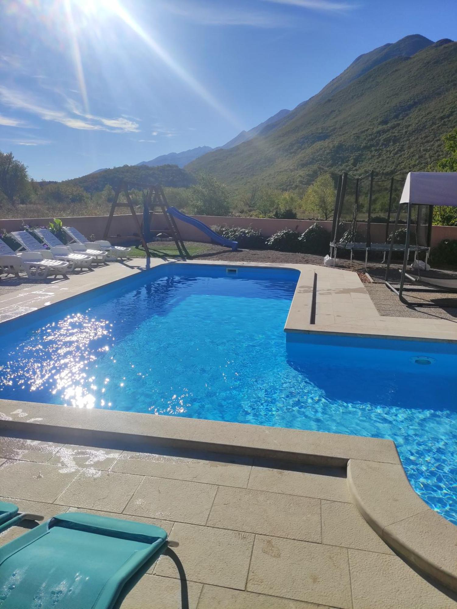 Holiday home Perunika Zezevica Bagian luar foto