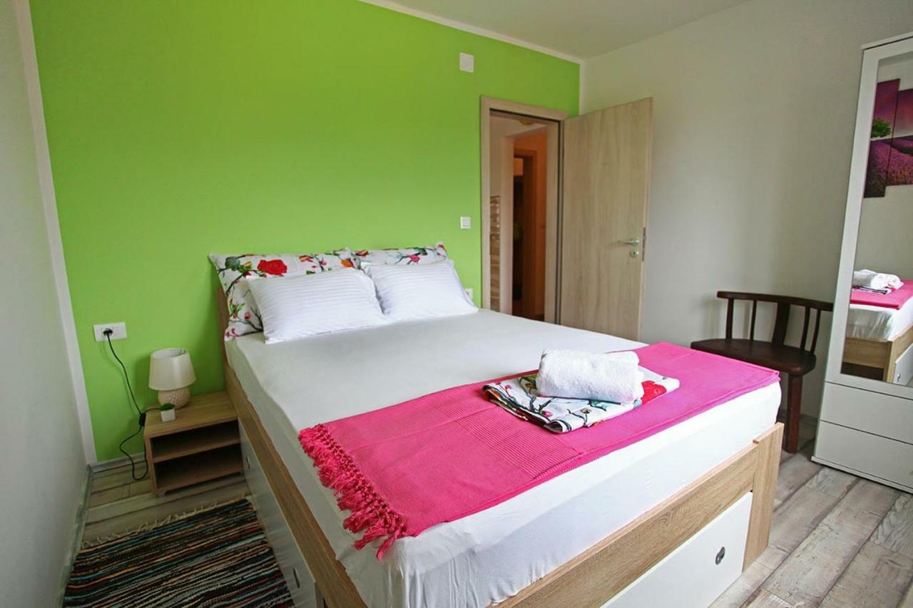 Holiday home Perunika Zezevica Bagian luar foto