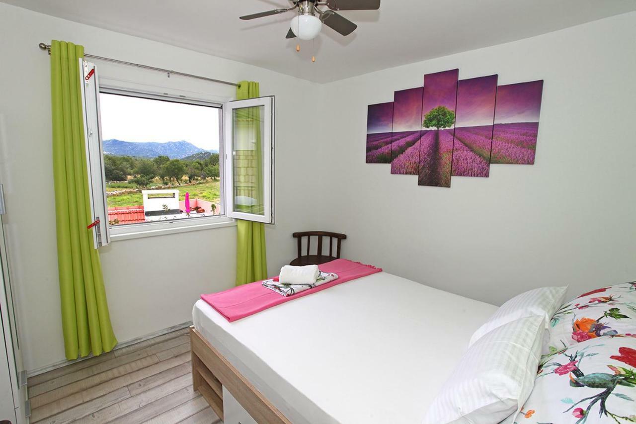 Holiday home Perunika Zezevica Bagian luar foto